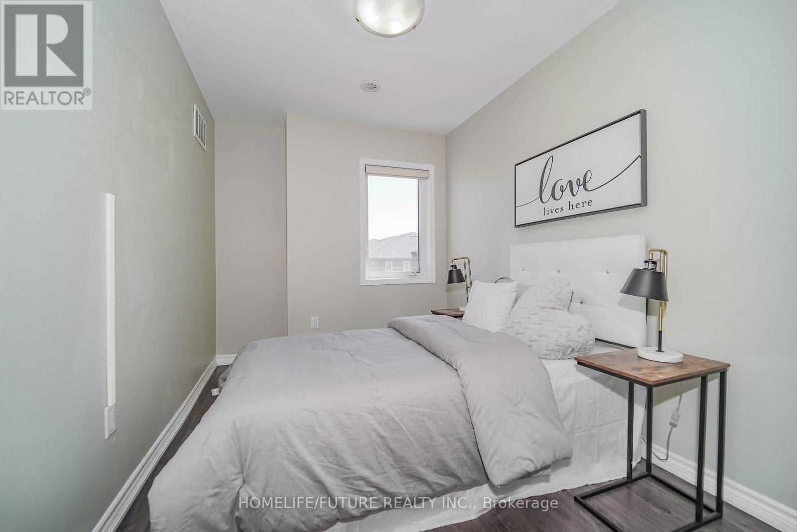 1 - 1040 ELTON WAY Image 15