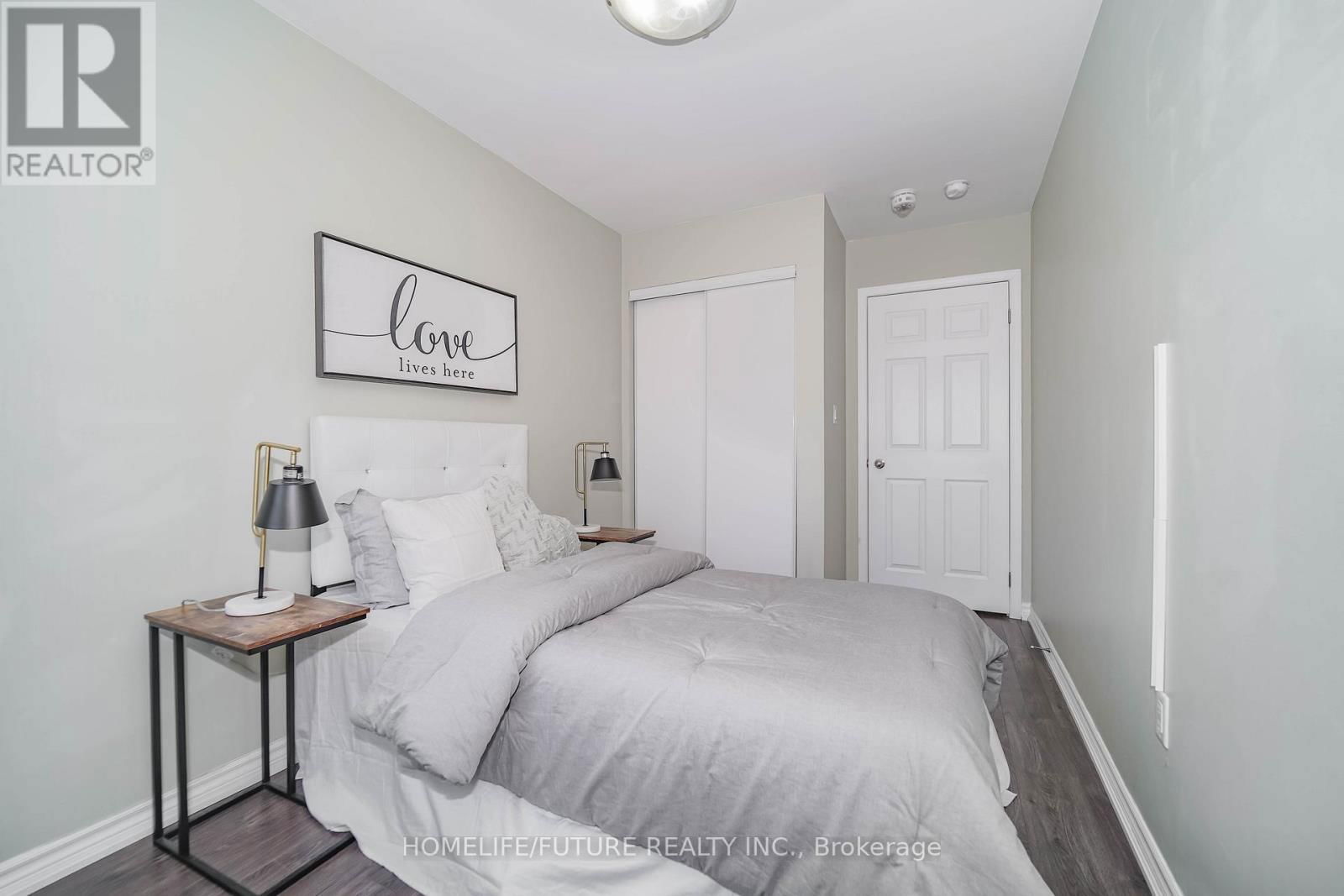 1 - 1040 ELTON WAY Image 16