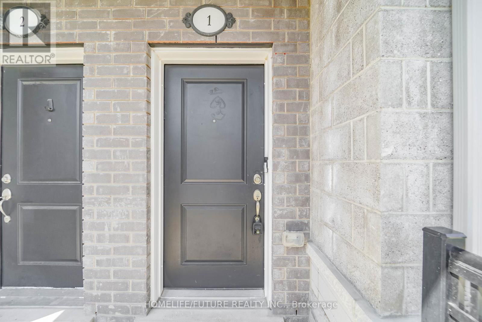1 - 1040 ELTON WAY Image 2