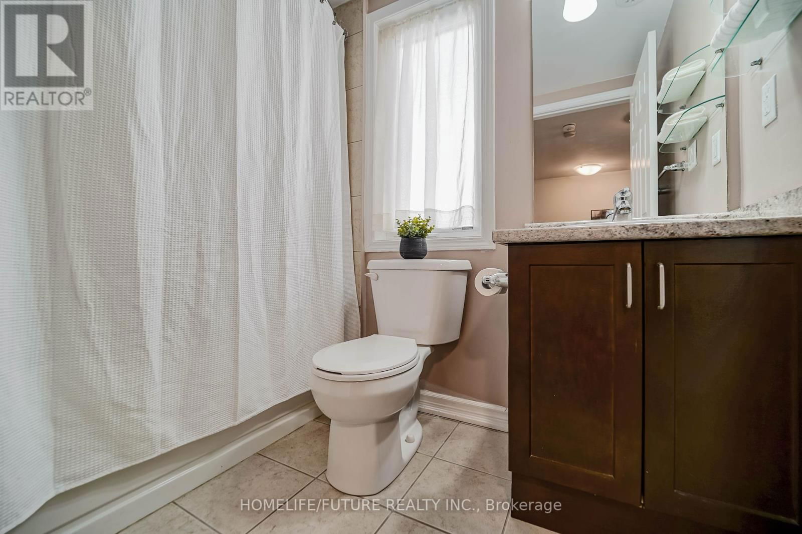 1 - 1040 ELTON WAY Image 21