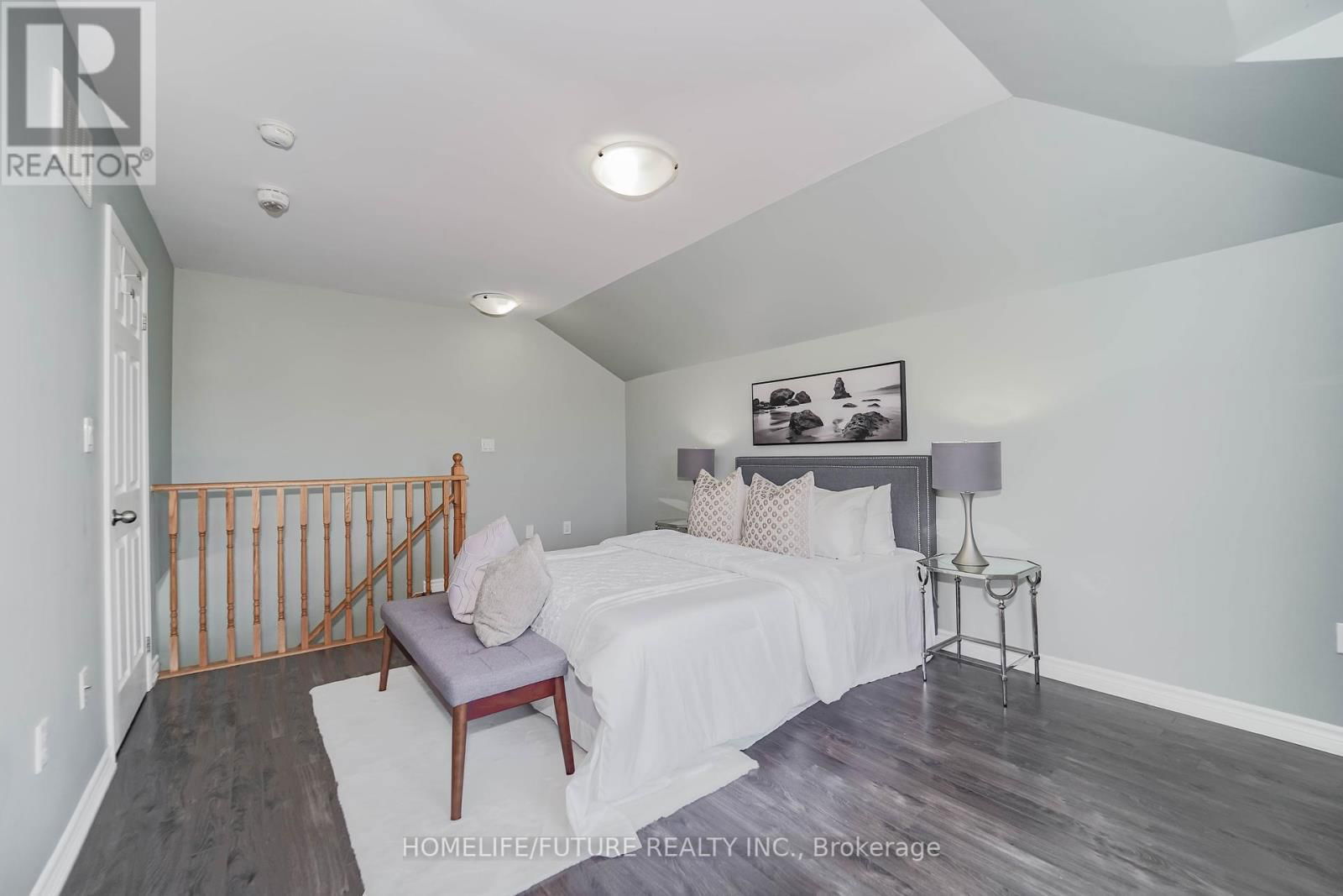1 - 1040 ELTON WAY Image 25