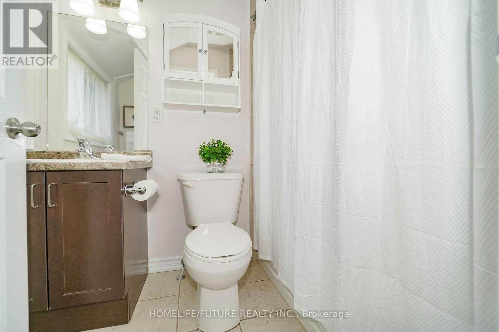 1 - 1040 ELTON WAY Image 27