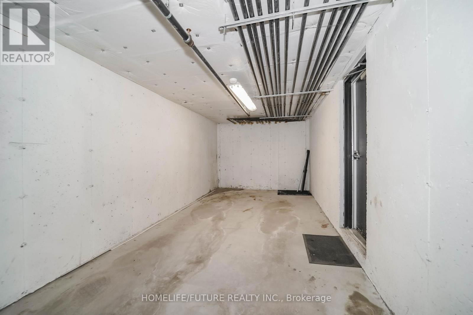 1 - 1040 ELTON WAY Image 30