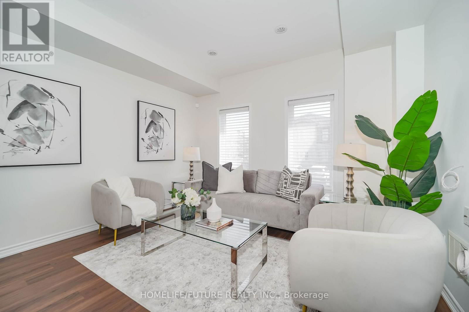 1 - 1040 ELTON WAY Image 4