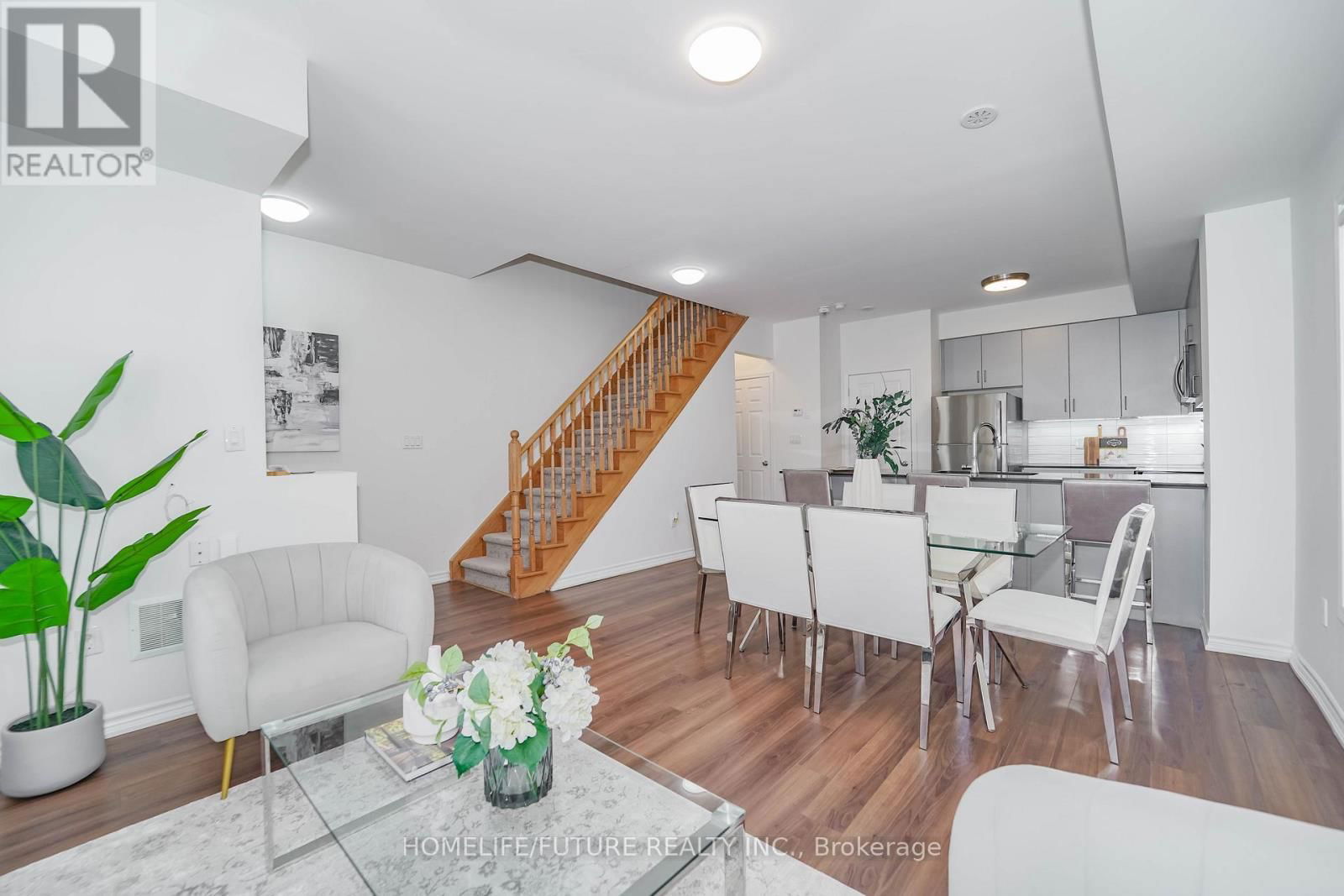1 - 1040 ELTON WAY Image 6