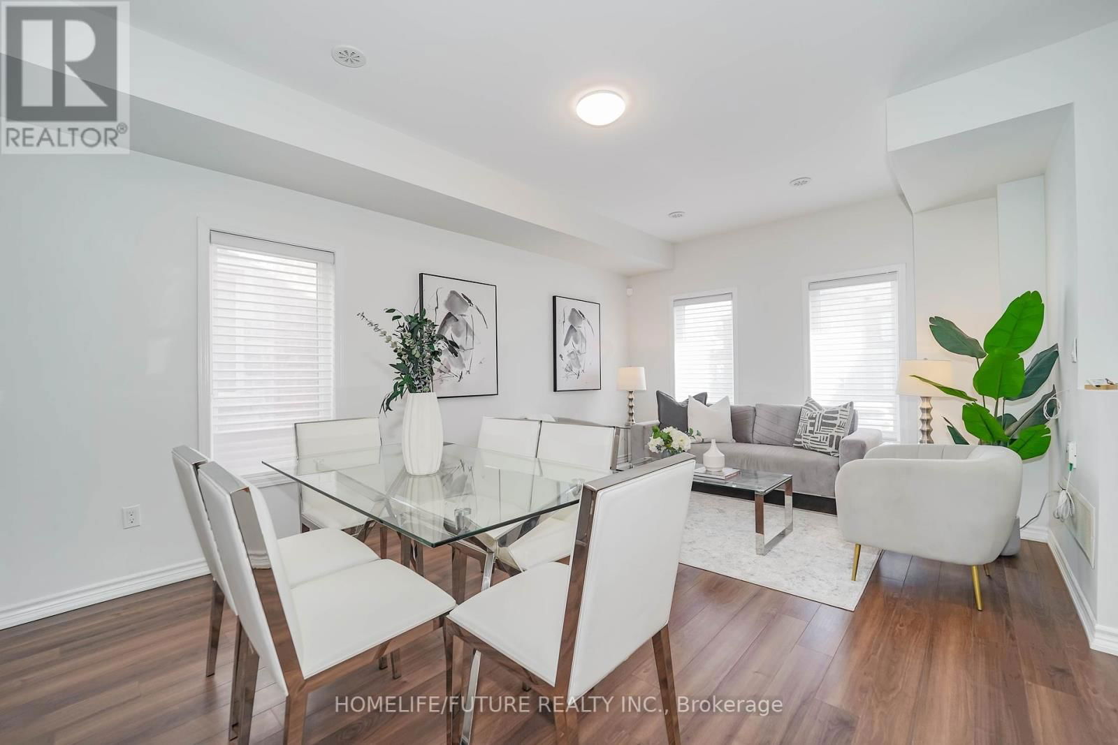 1 - 1040 ELTON WAY Image 8