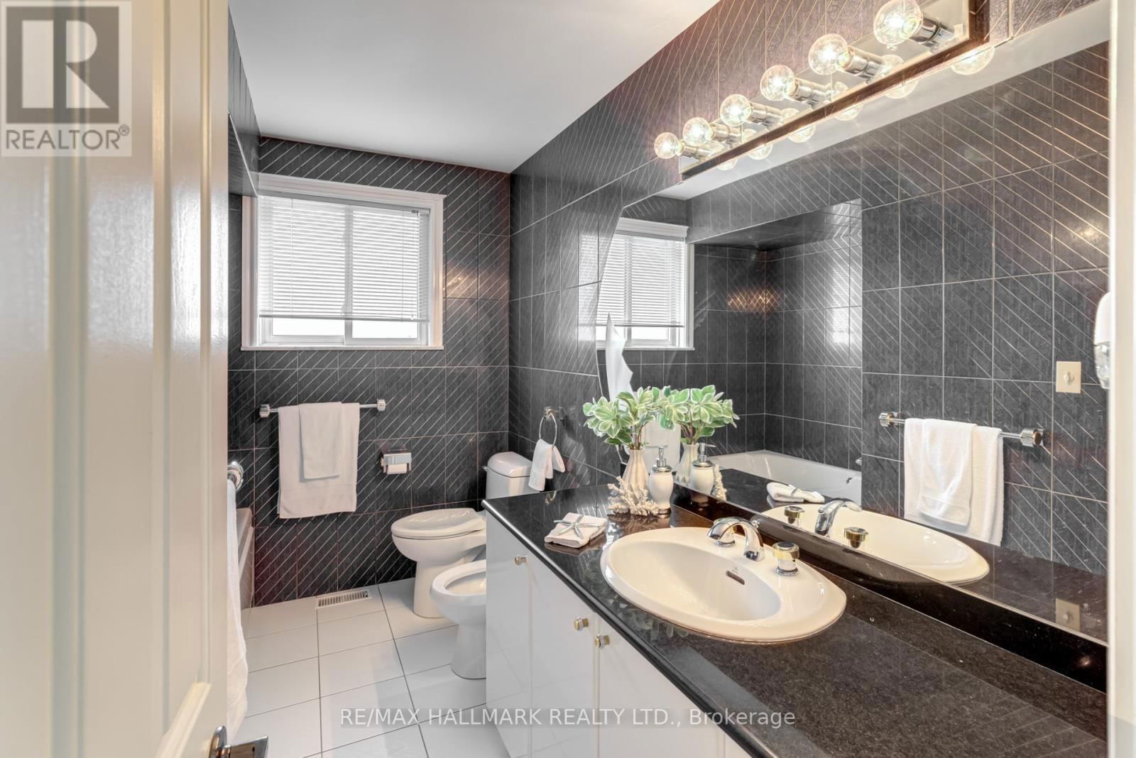44 ARKONA DRIVE Image 17