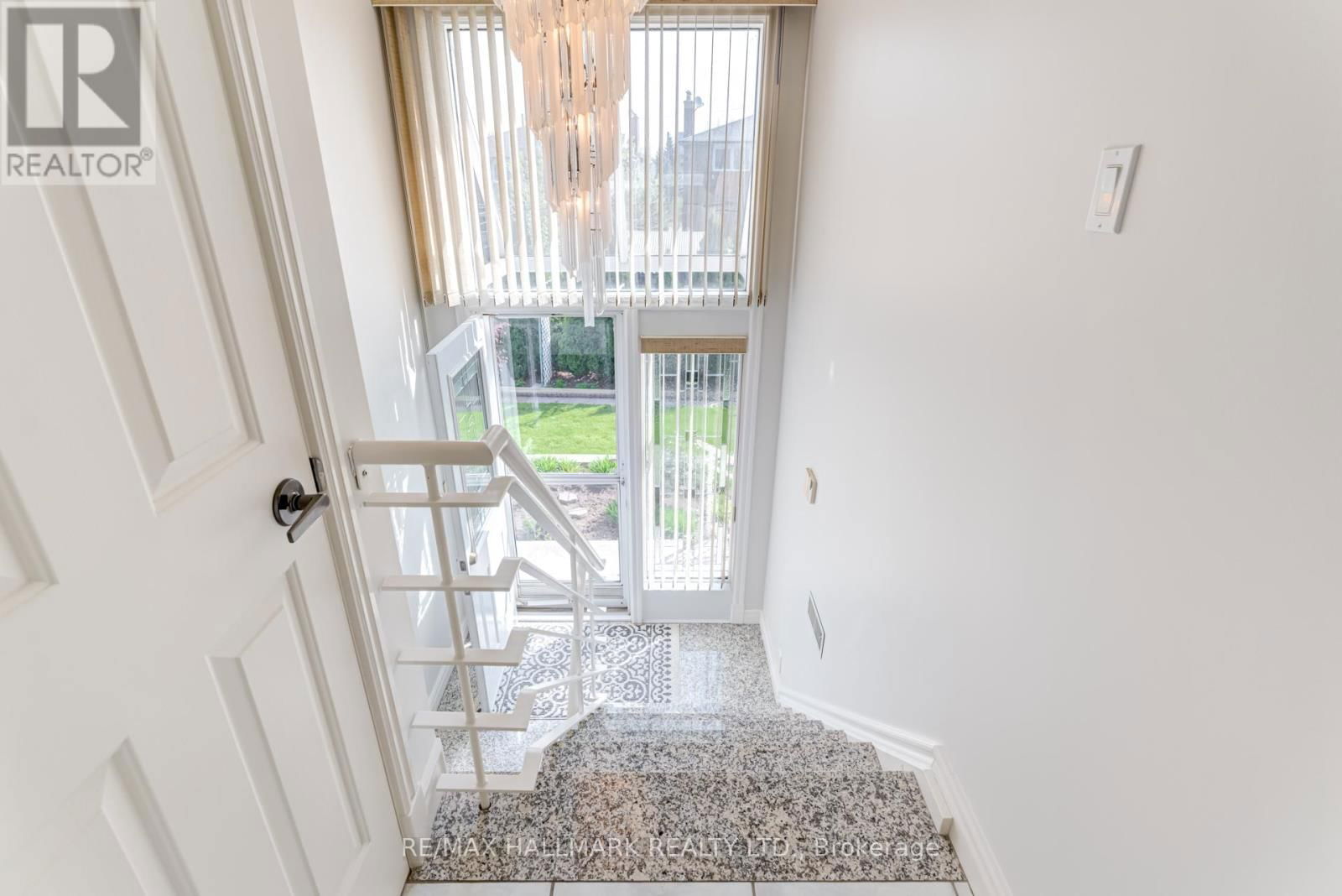 44 ARKONA DRIVE Image 18