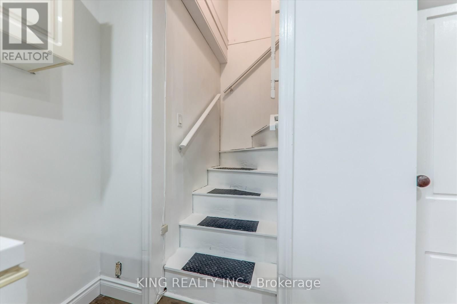 119 CELINA STREET Image 23