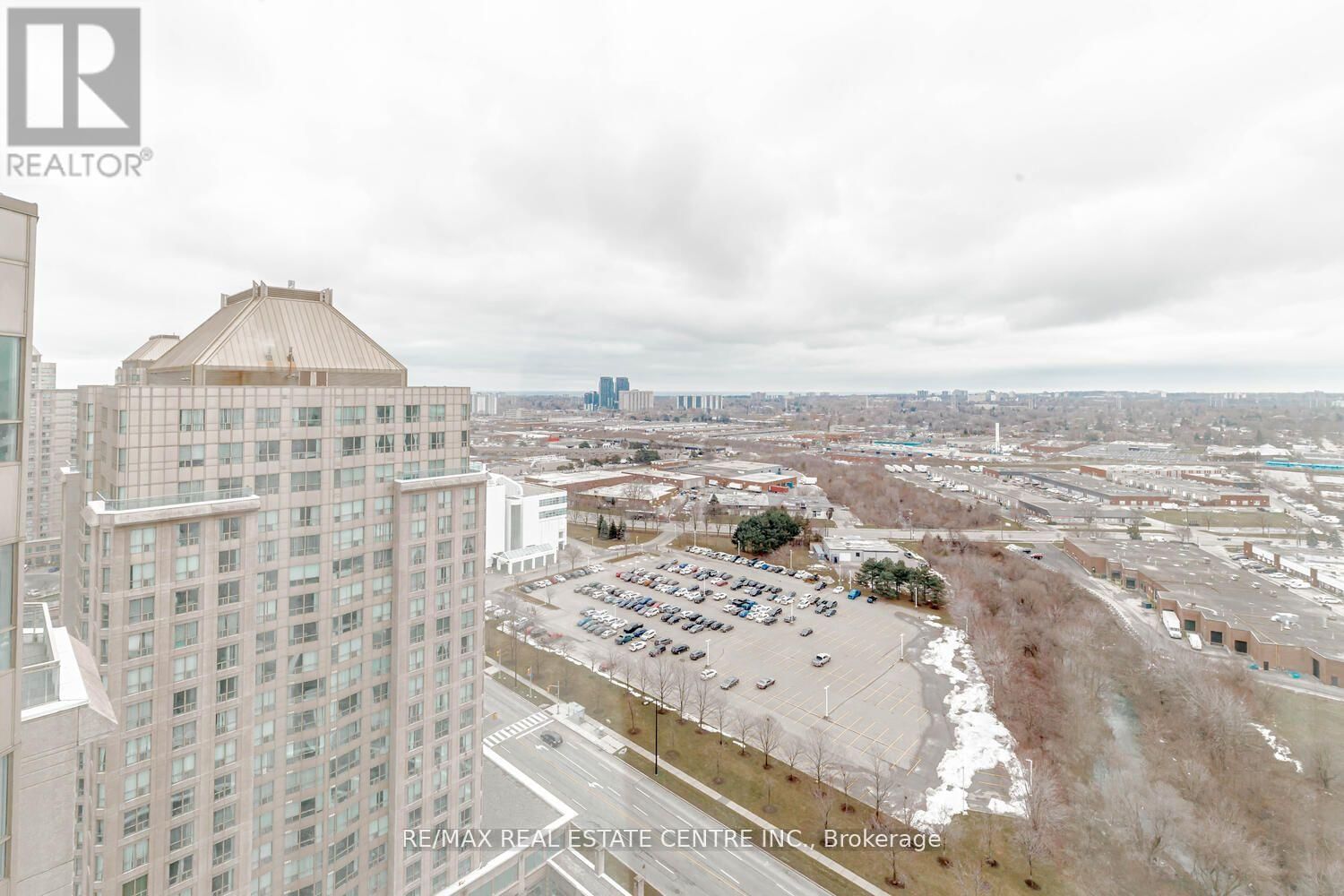PH 307 - 18 LEE CENTRE DRIVE Image 15