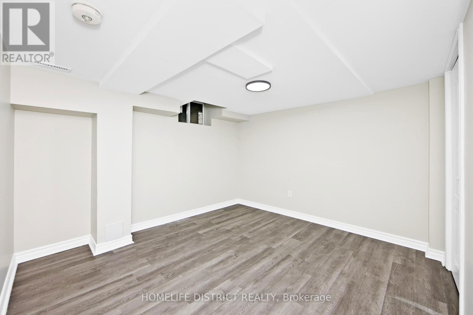 50 WELDRICK CRESCENT Image 27