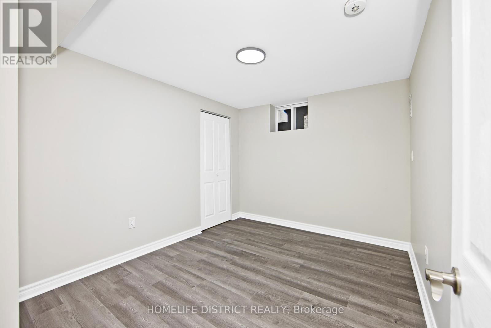 50 WELDRICK CRESCENT Image 28