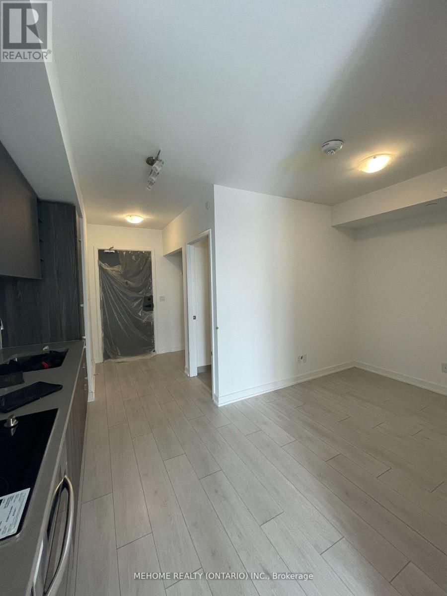 3009 - 2033 KENNEDY ROAD Image 2