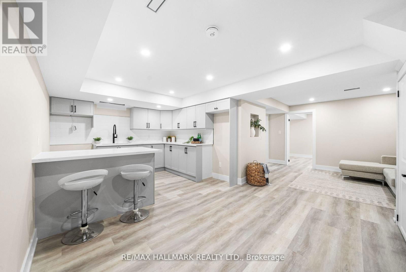 315 GRANBY COURT Image 33