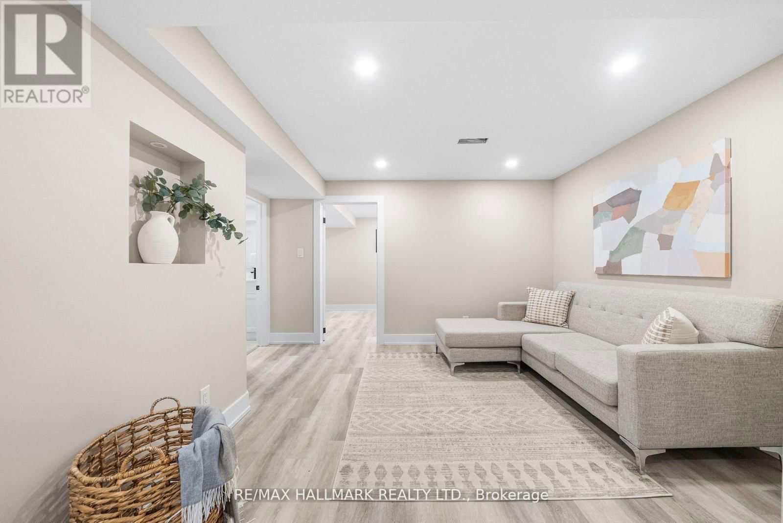 315 GRANBY COURT Image 36