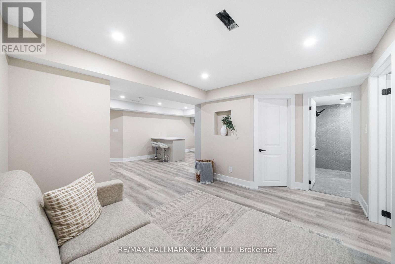 315 GRANBY COURT Image 38
