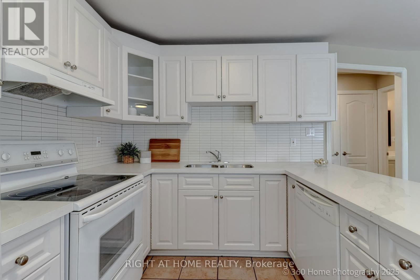 274 PHARMACY AVENUE Image 13