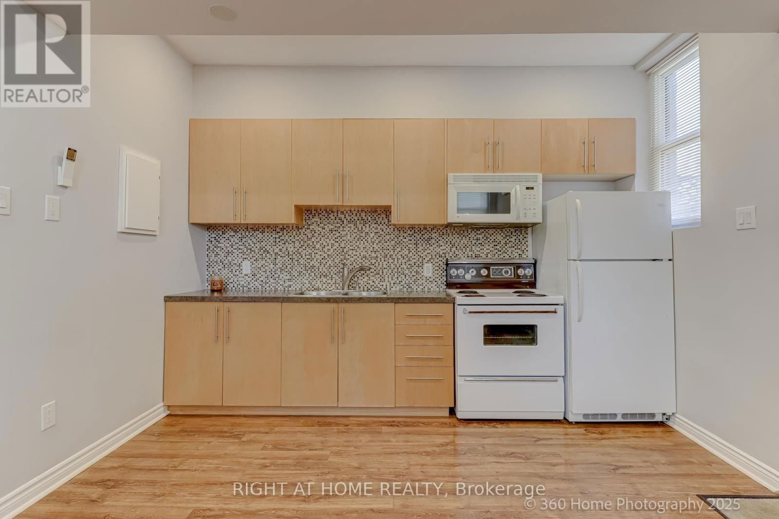 274 PHARMACY AVENUE Image 21