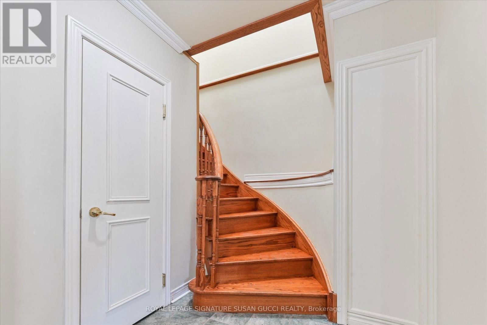 454 DONLANDS AVENUE Image 14