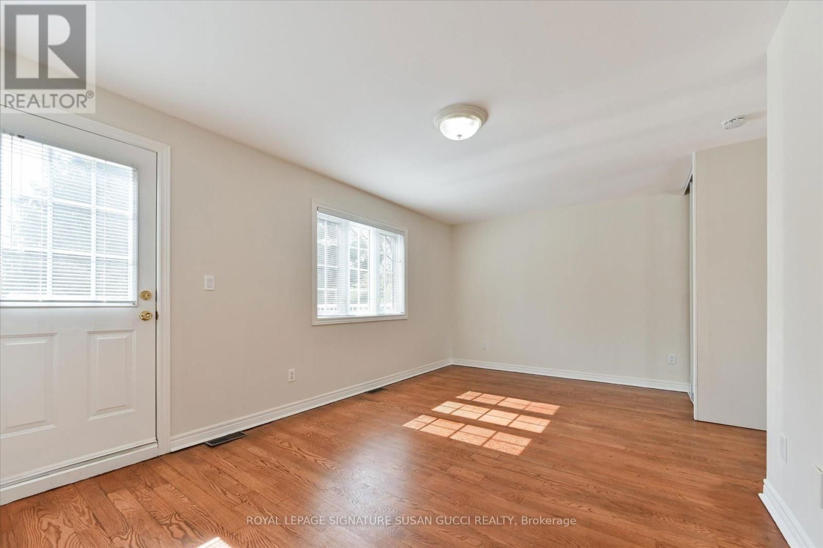 454 DONLANDS AVENUE Image 17