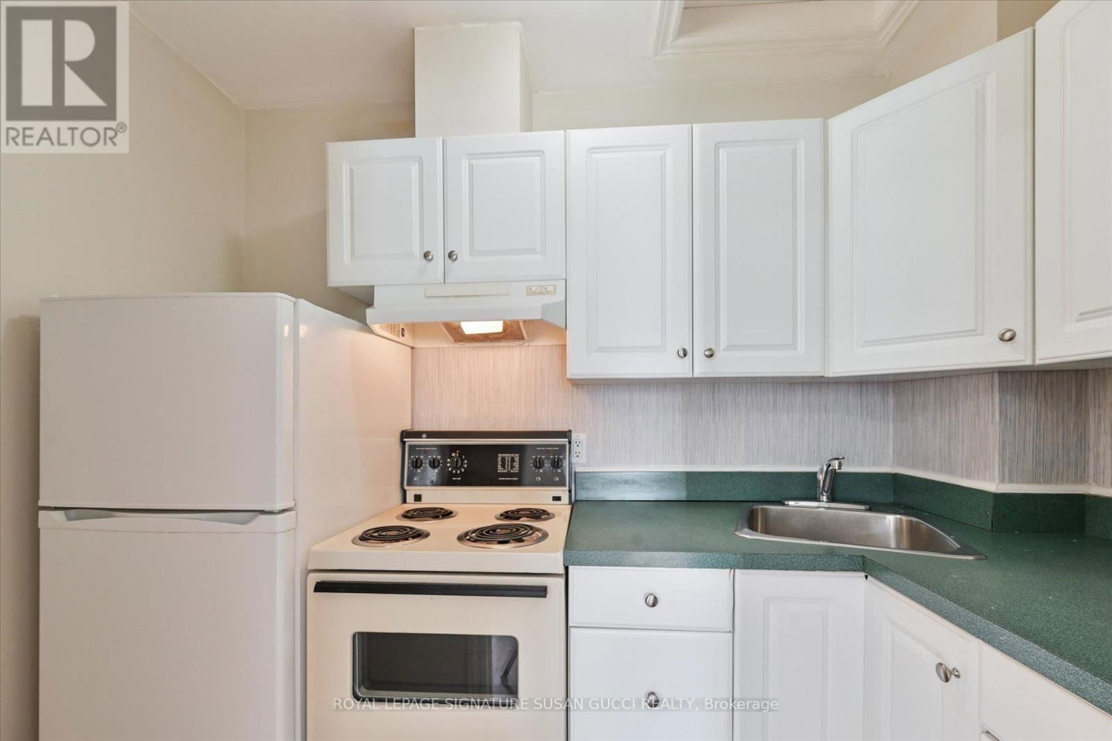 454 DONLANDS AVENUE Image 18