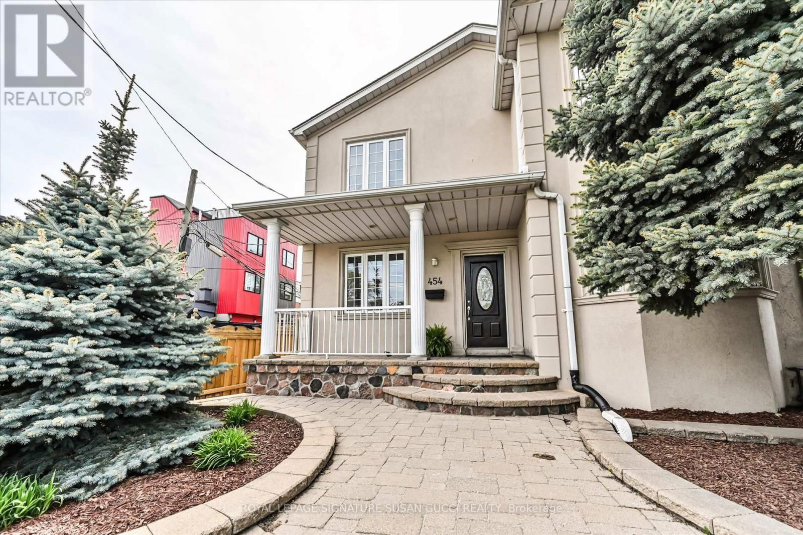 454 DONLANDS AVENUE Image 2