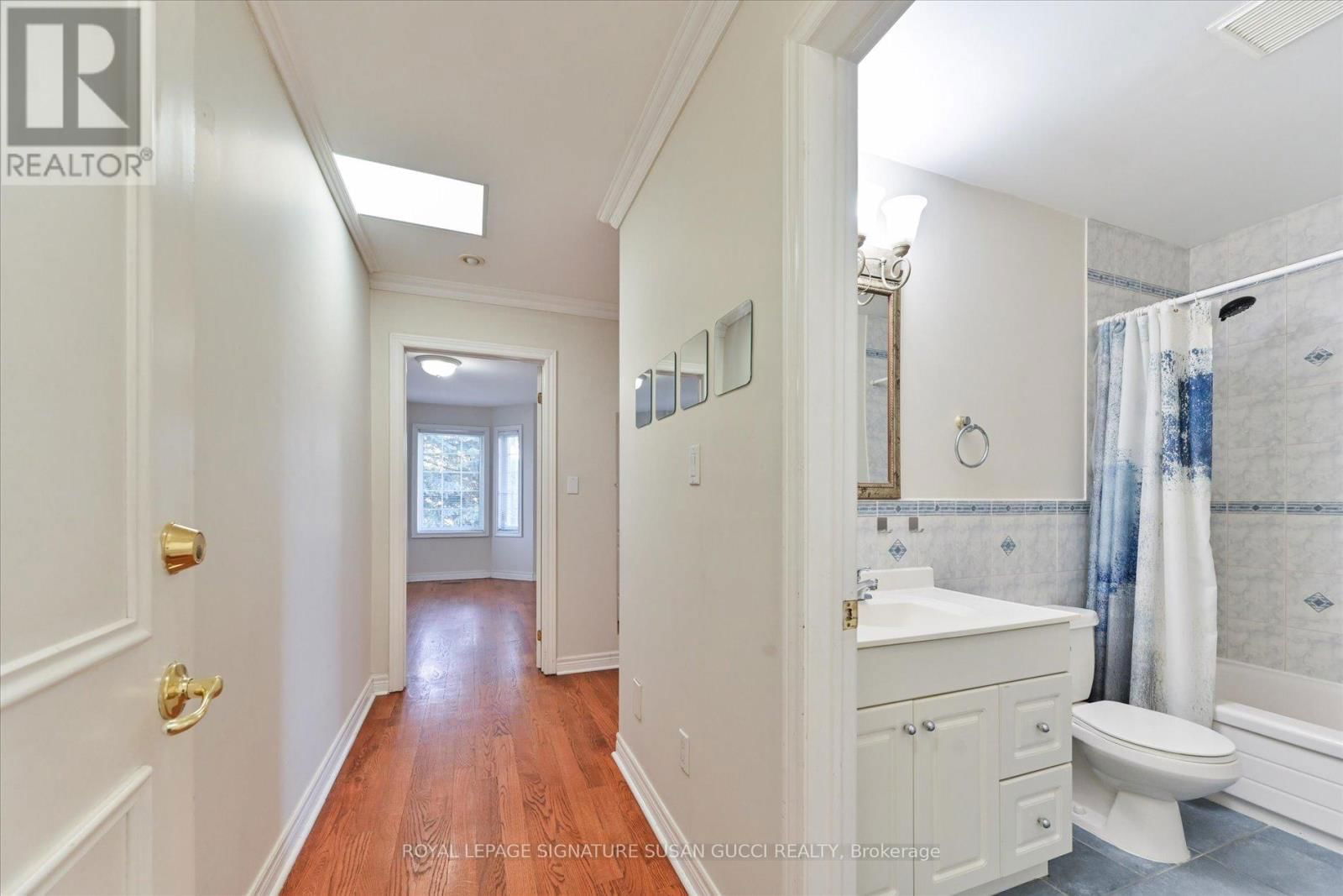 454 DONLANDS AVENUE Image 22
