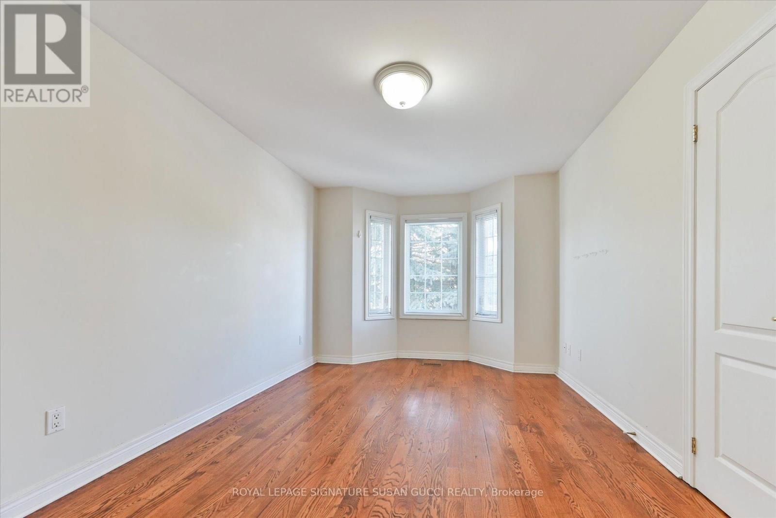 454 DONLANDS AVENUE Image 28