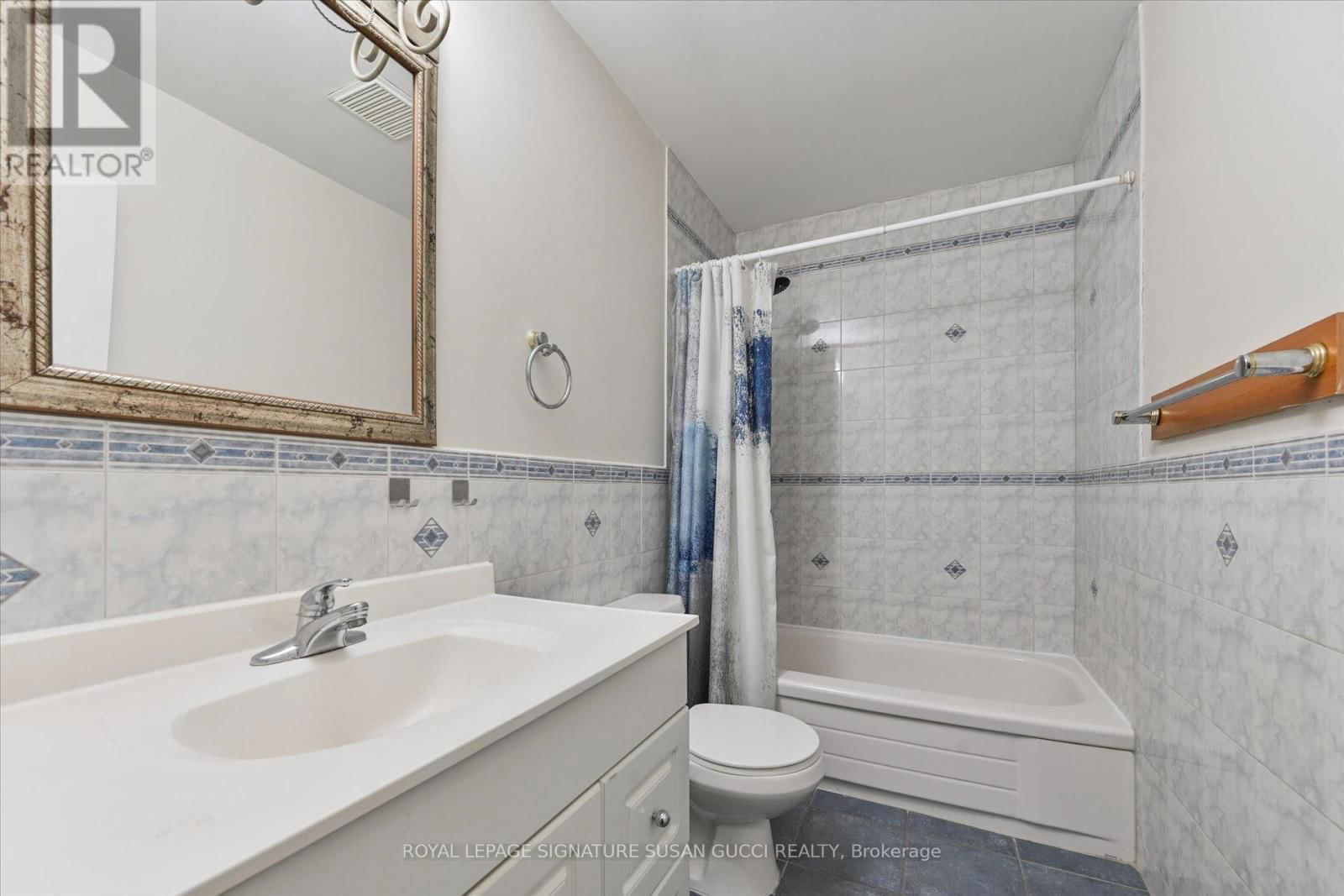 454 DONLANDS AVENUE Image 30