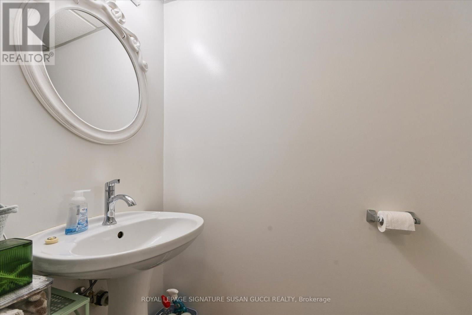 454 DONLANDS AVENUE Image 34