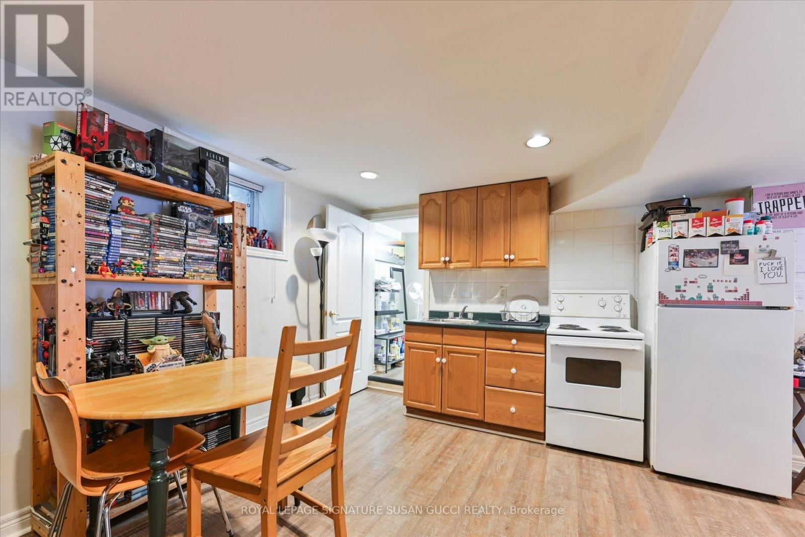 454 DONLANDS AVENUE Image 36