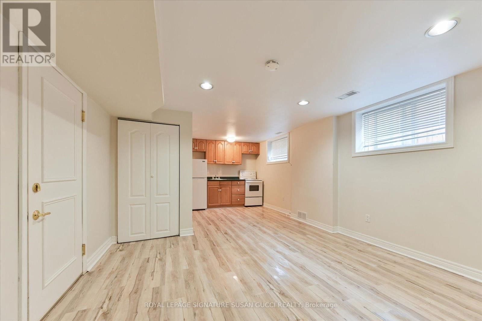 454 DONLANDS AVENUE Image 39
