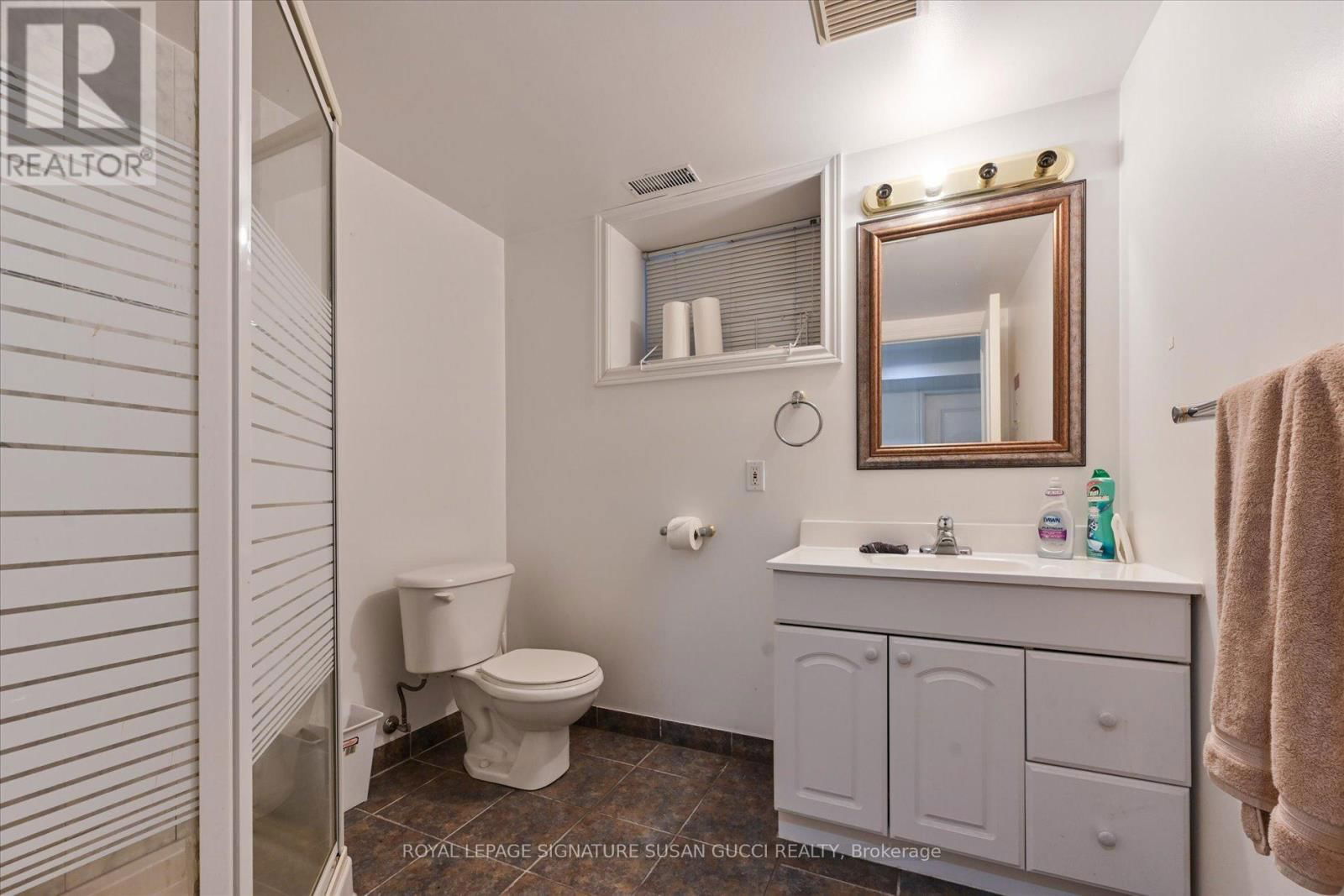 454 DONLANDS AVENUE Image 43