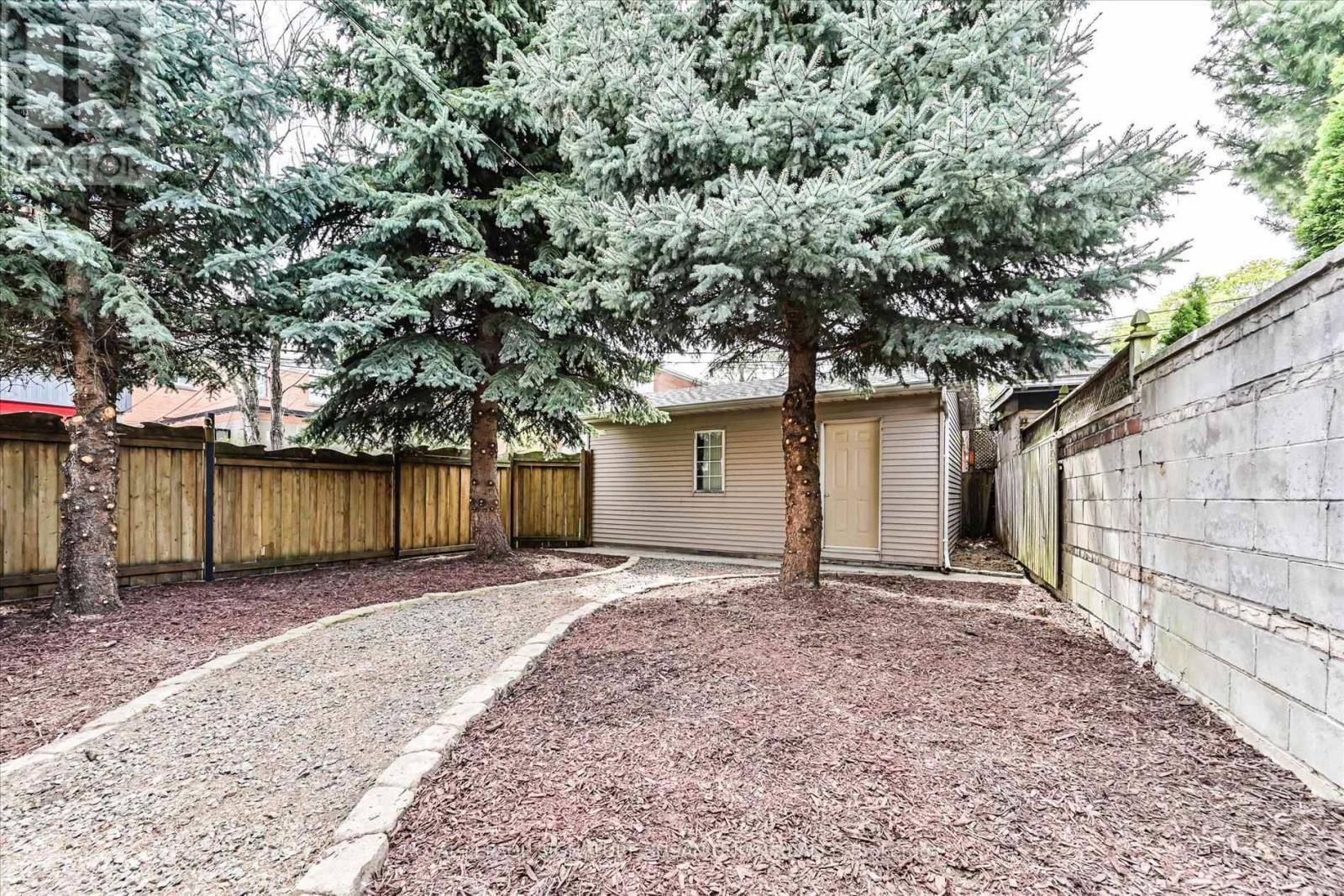 454 DONLANDS AVENUE Image 46