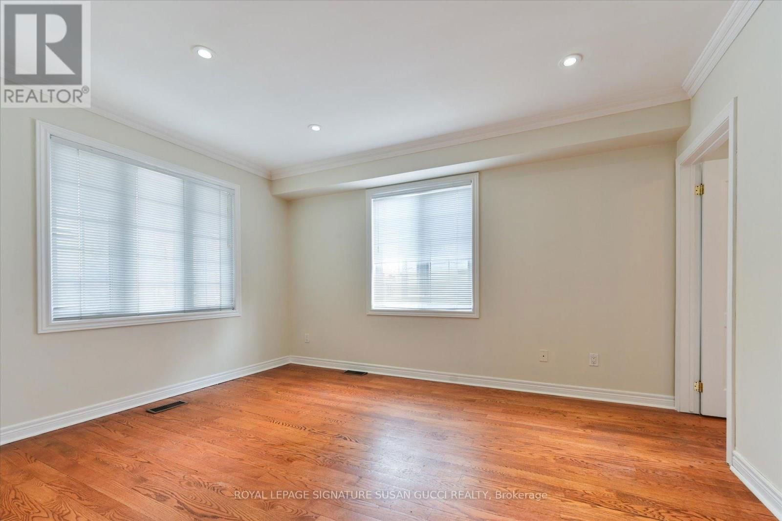 454 DONLANDS AVENUE Image 5