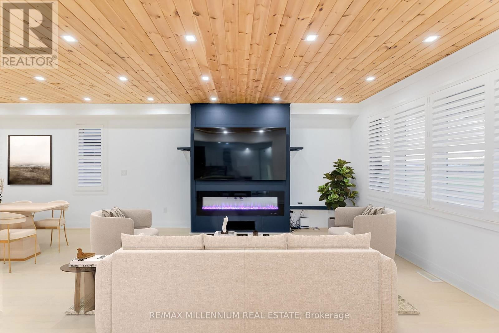 147 YACHT DRIVE Image 10