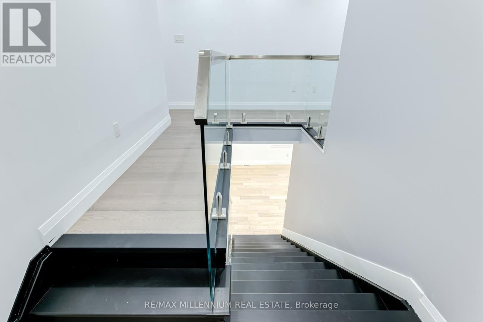 147 YACHT DRIVE Image 17