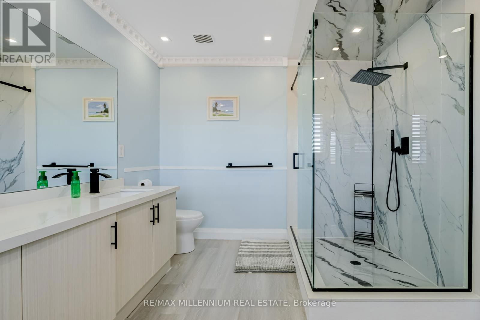 147 YACHT DRIVE Image 23