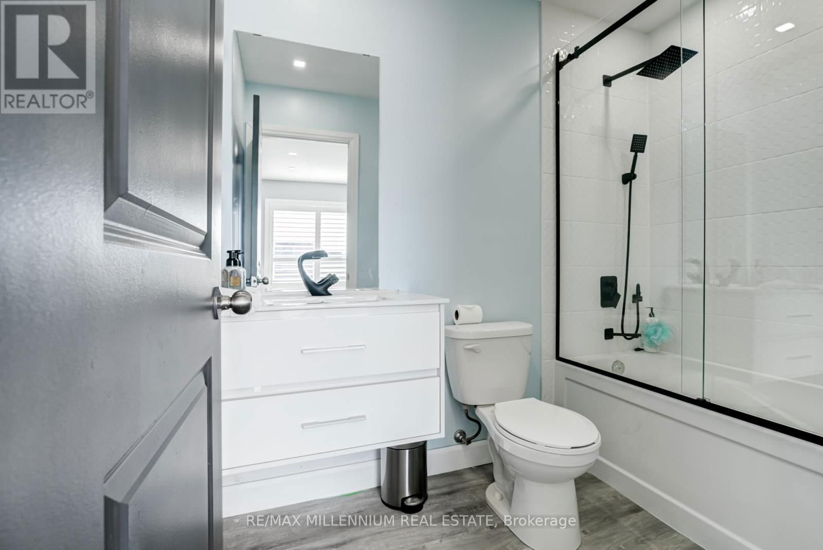 147 YACHT DRIVE Image 27