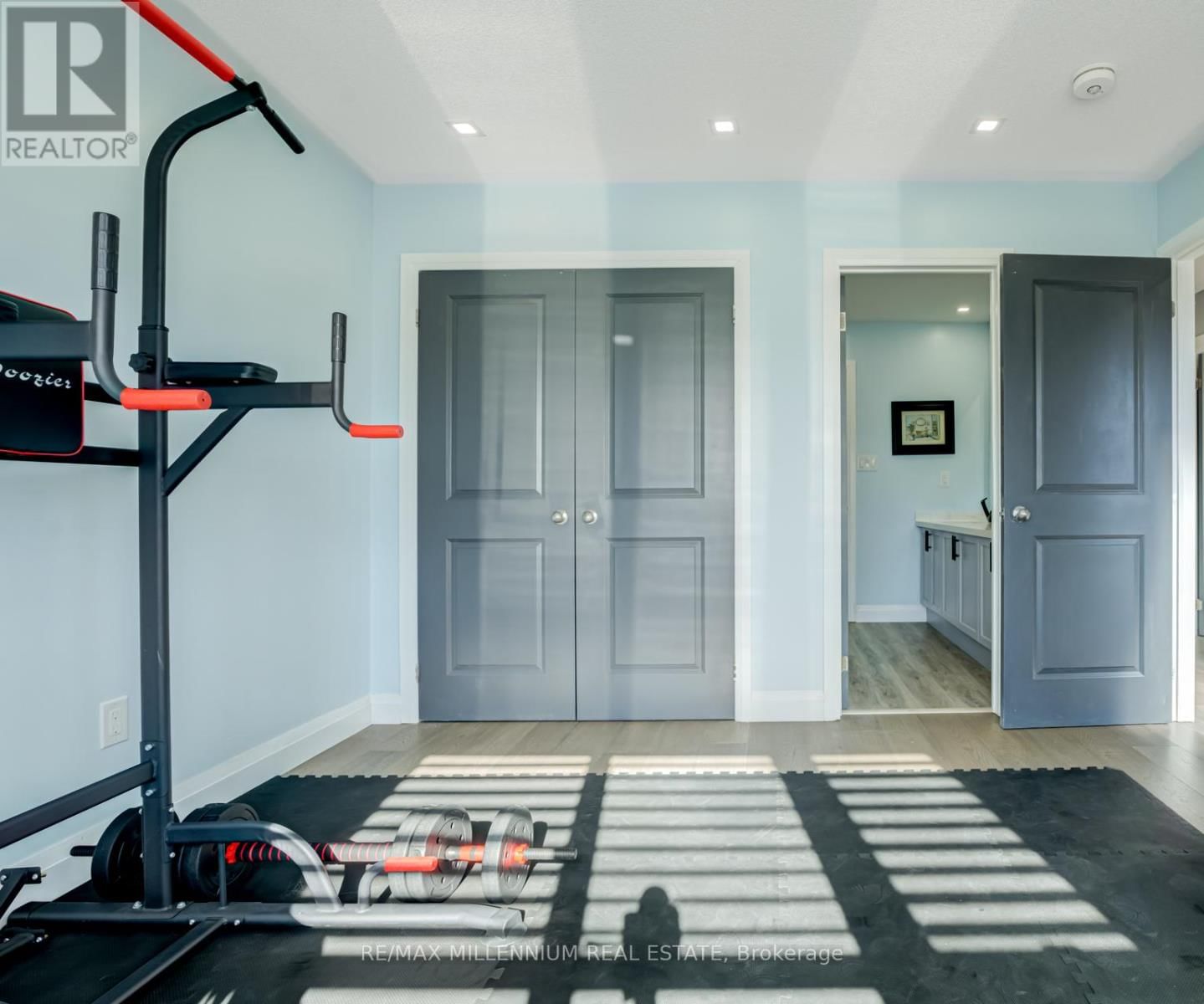147 YACHT DRIVE Image 31