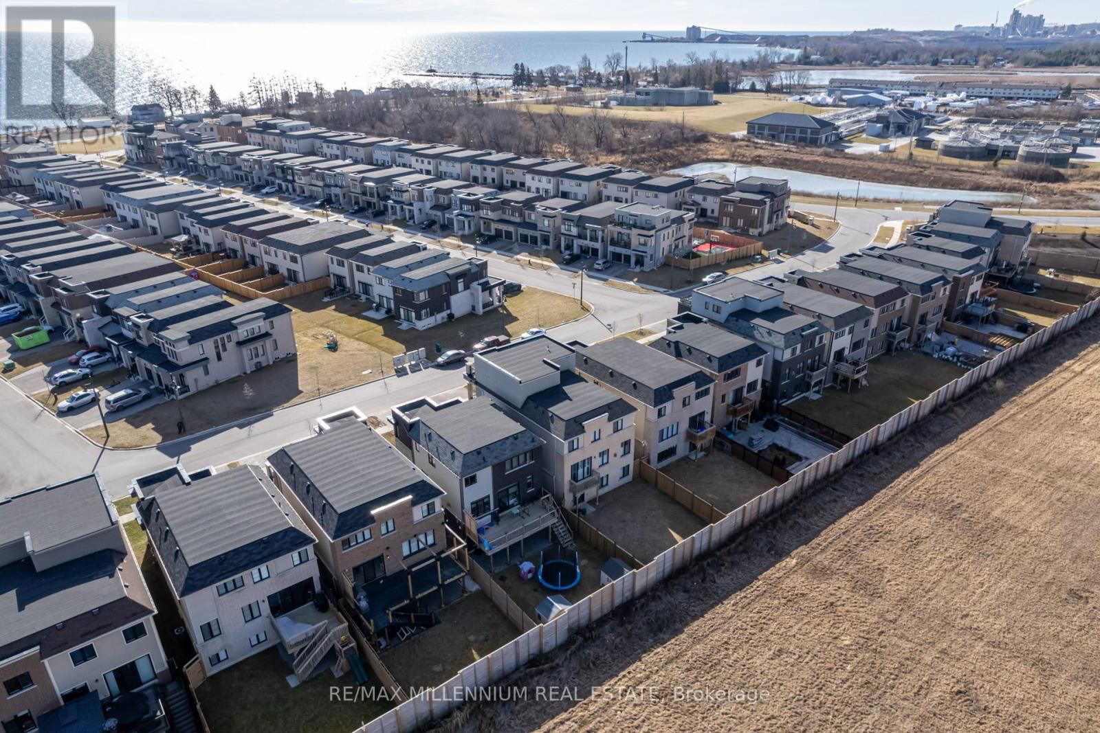 147 YACHT DRIVE Image 50