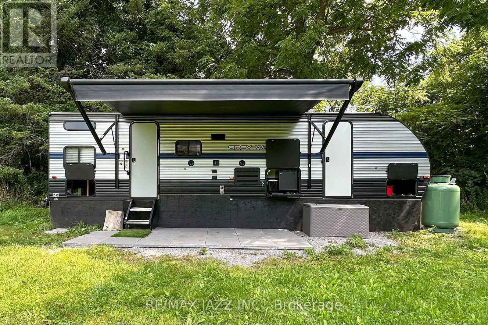 650 LAKERIDGE ROAD SOUTH Image 1