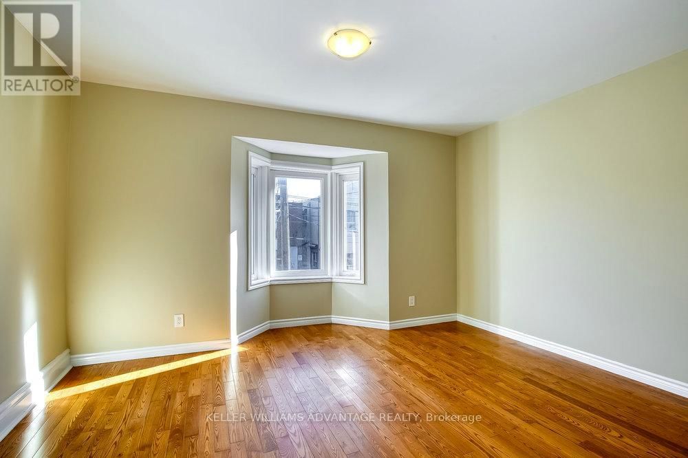 218 BROADVIEW AVENUE Image 20