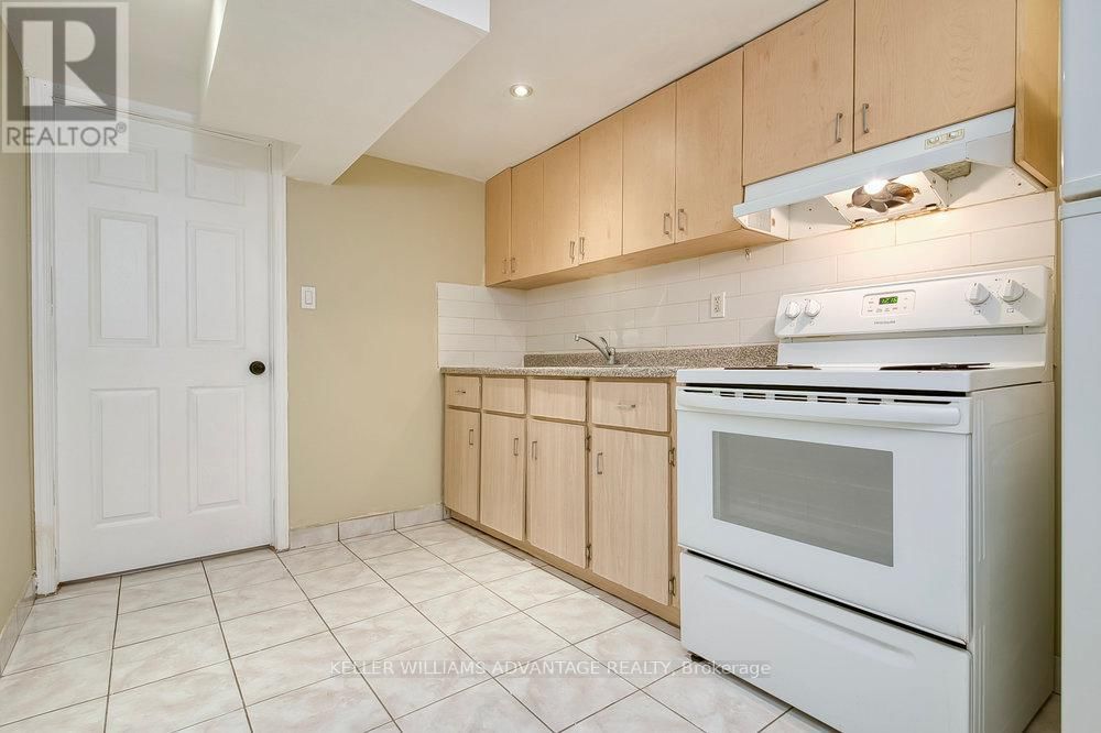 218 BROADVIEW AVENUE Image 29