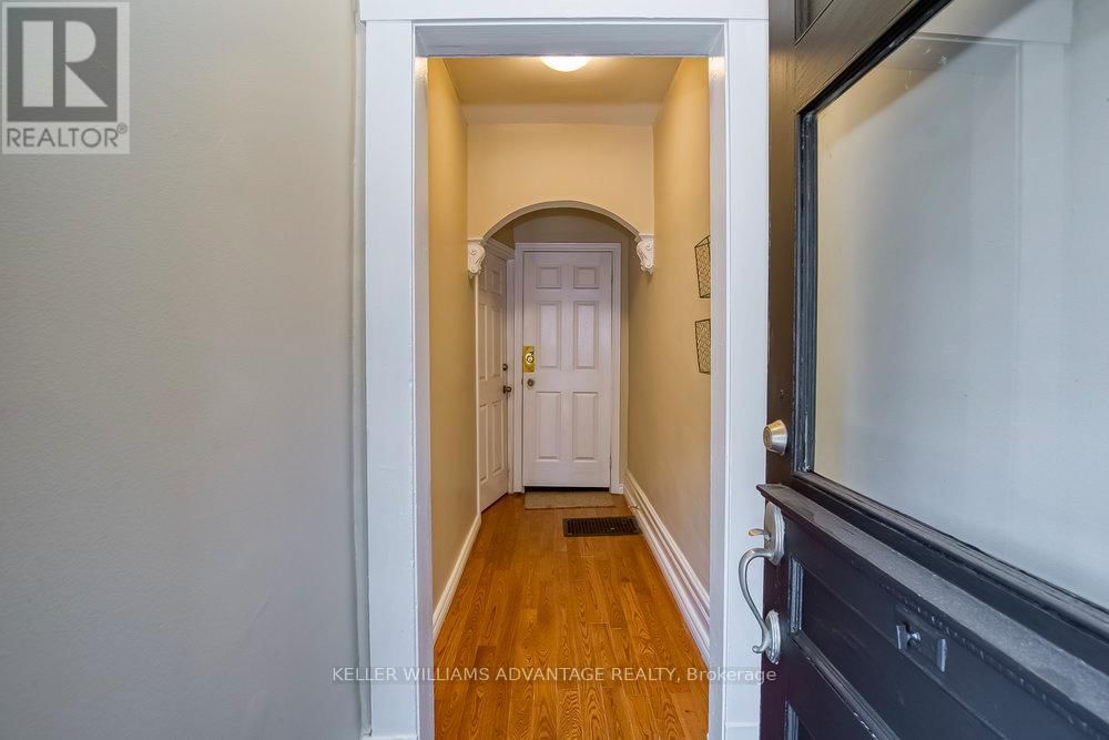 218 BROADVIEW AVENUE Image 3