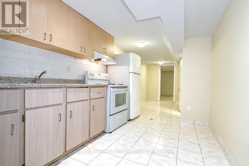 218 BROADVIEW AVENUE Image 30