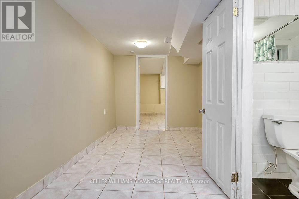 218 BROADVIEW AVENUE Image 33