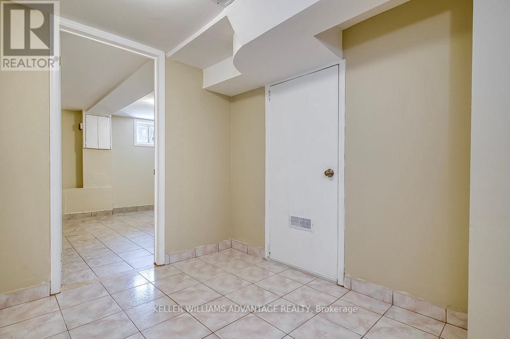 218 BROADVIEW AVENUE Image 36