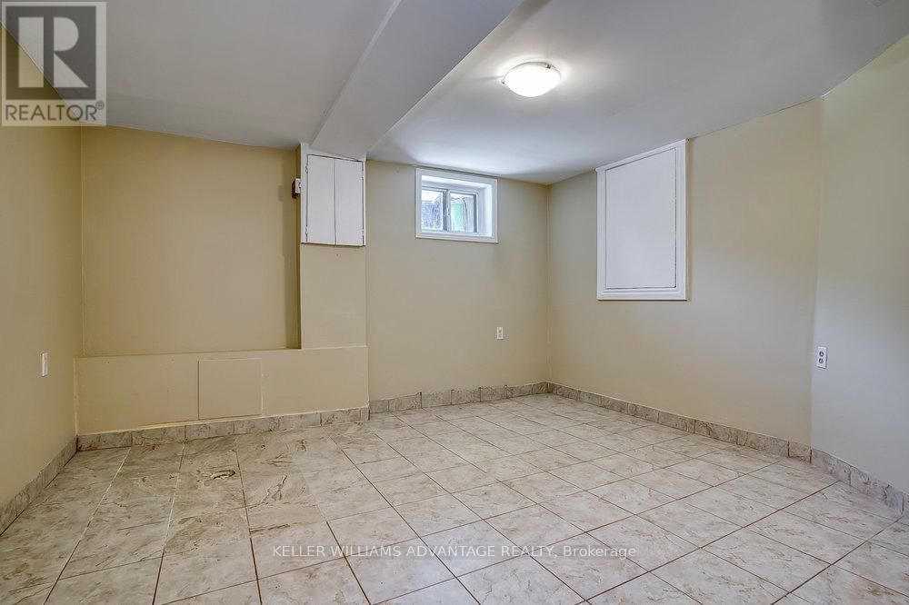 218 BROADVIEW AVENUE Image 37