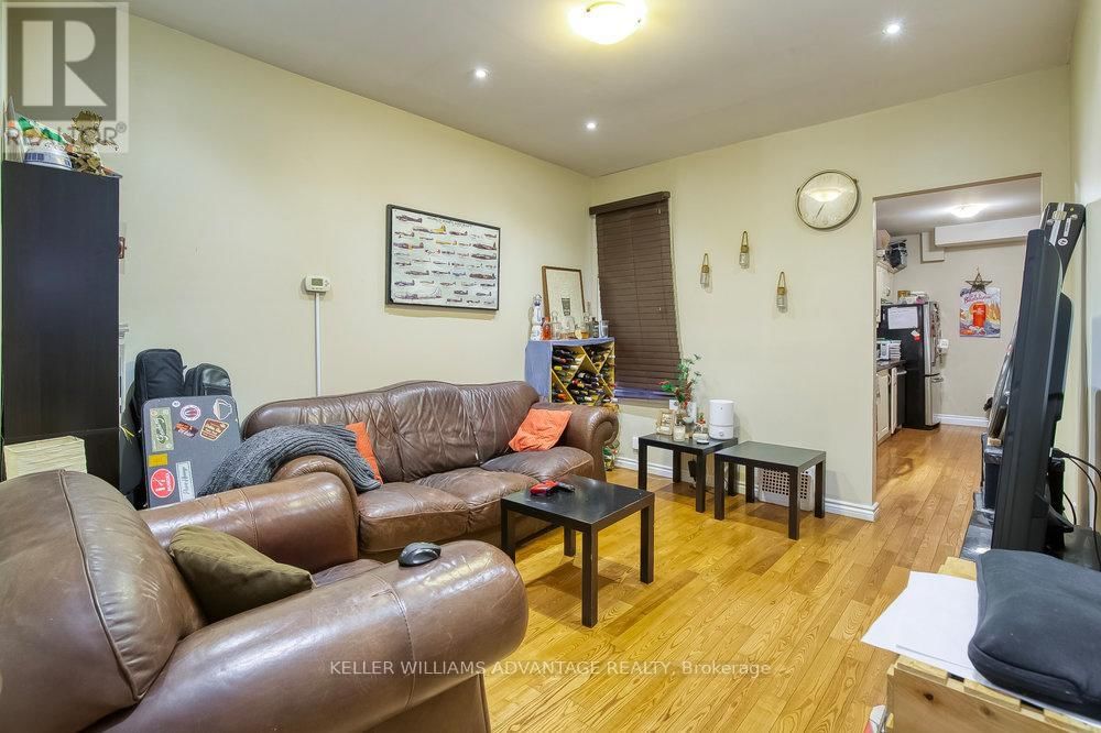 218 BROADVIEW AVENUE Image 4